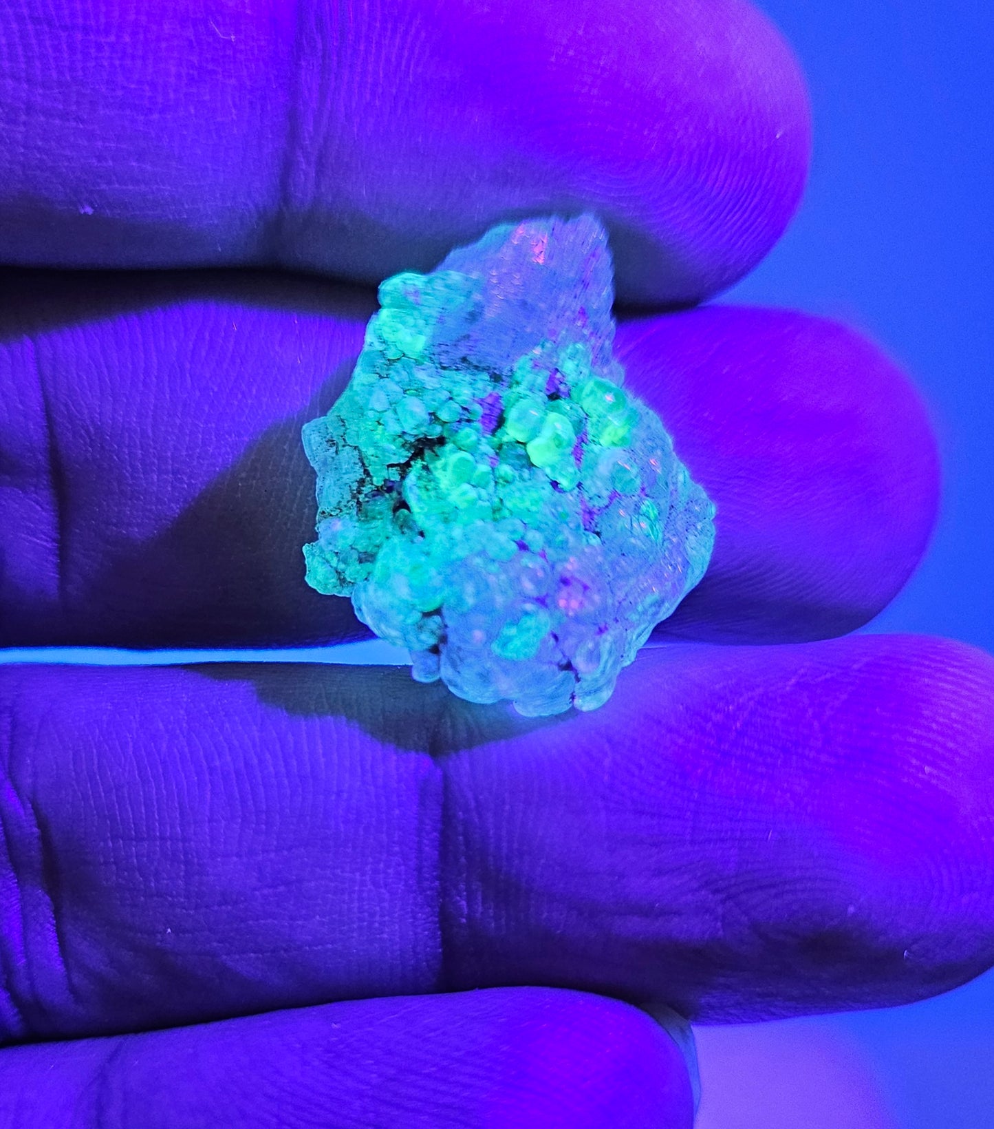 Hyalite Opal Fluorescent
