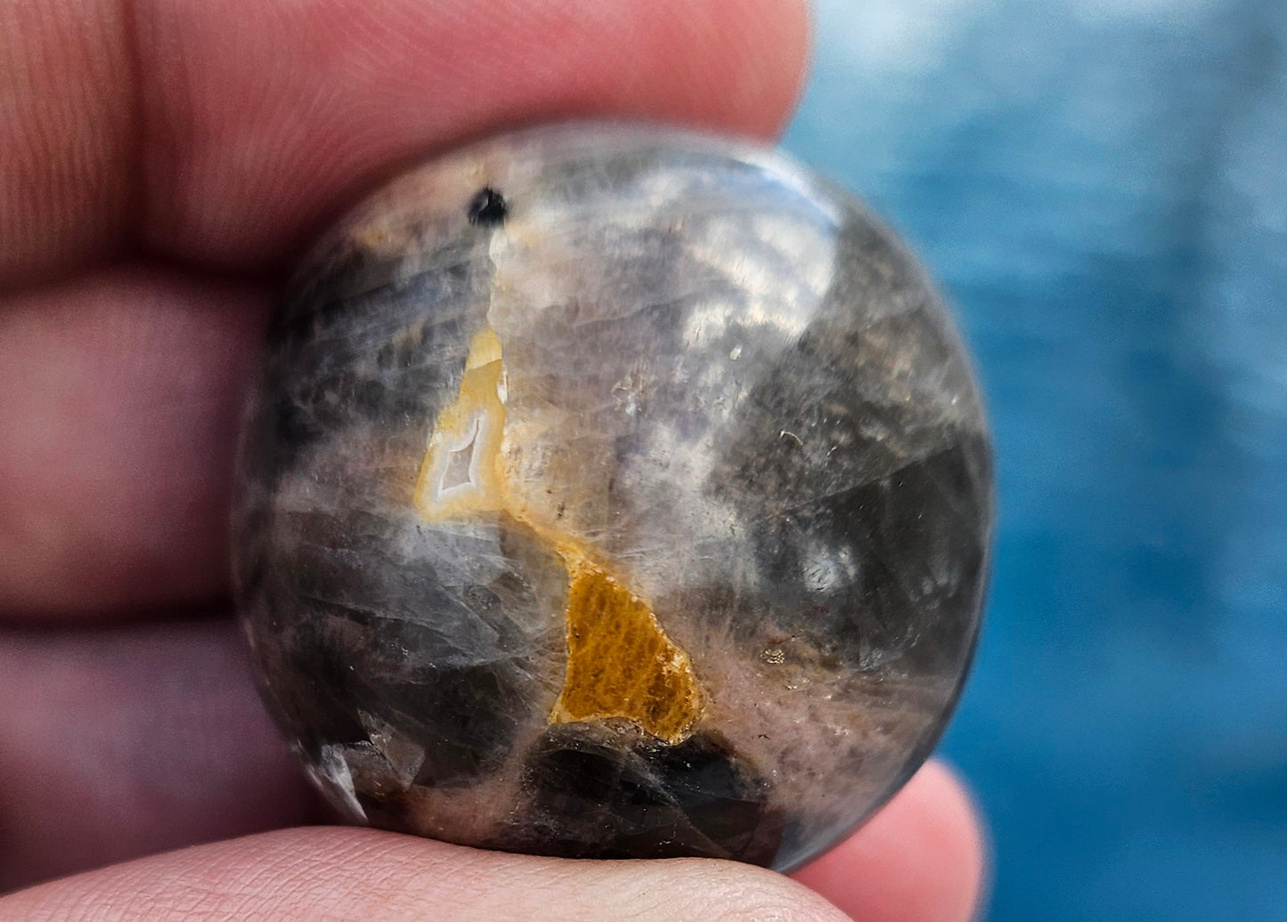 BLACK MOONSTONE TUMBLED