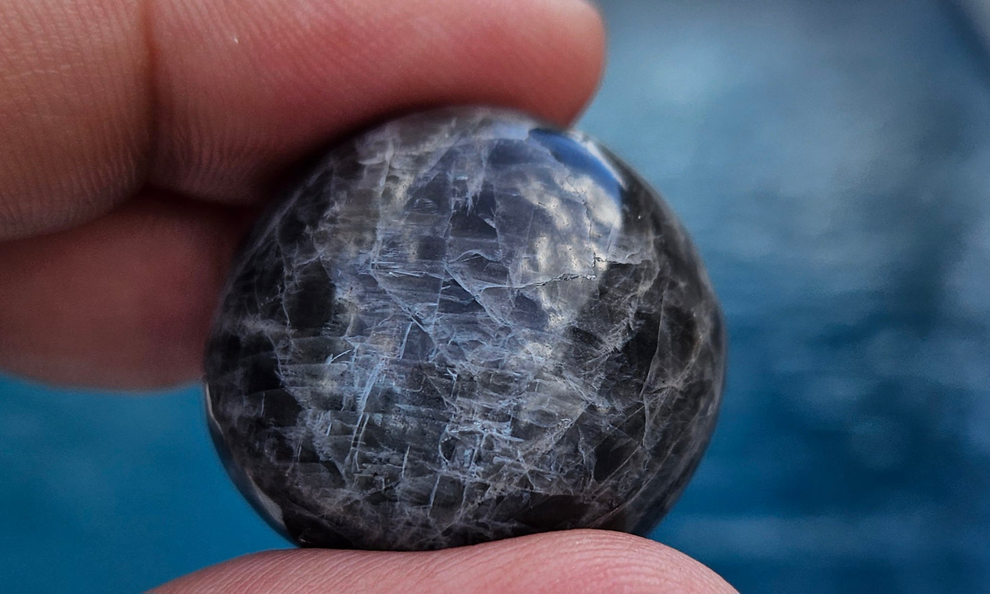 BLACK MOONSTONE TUMBLED