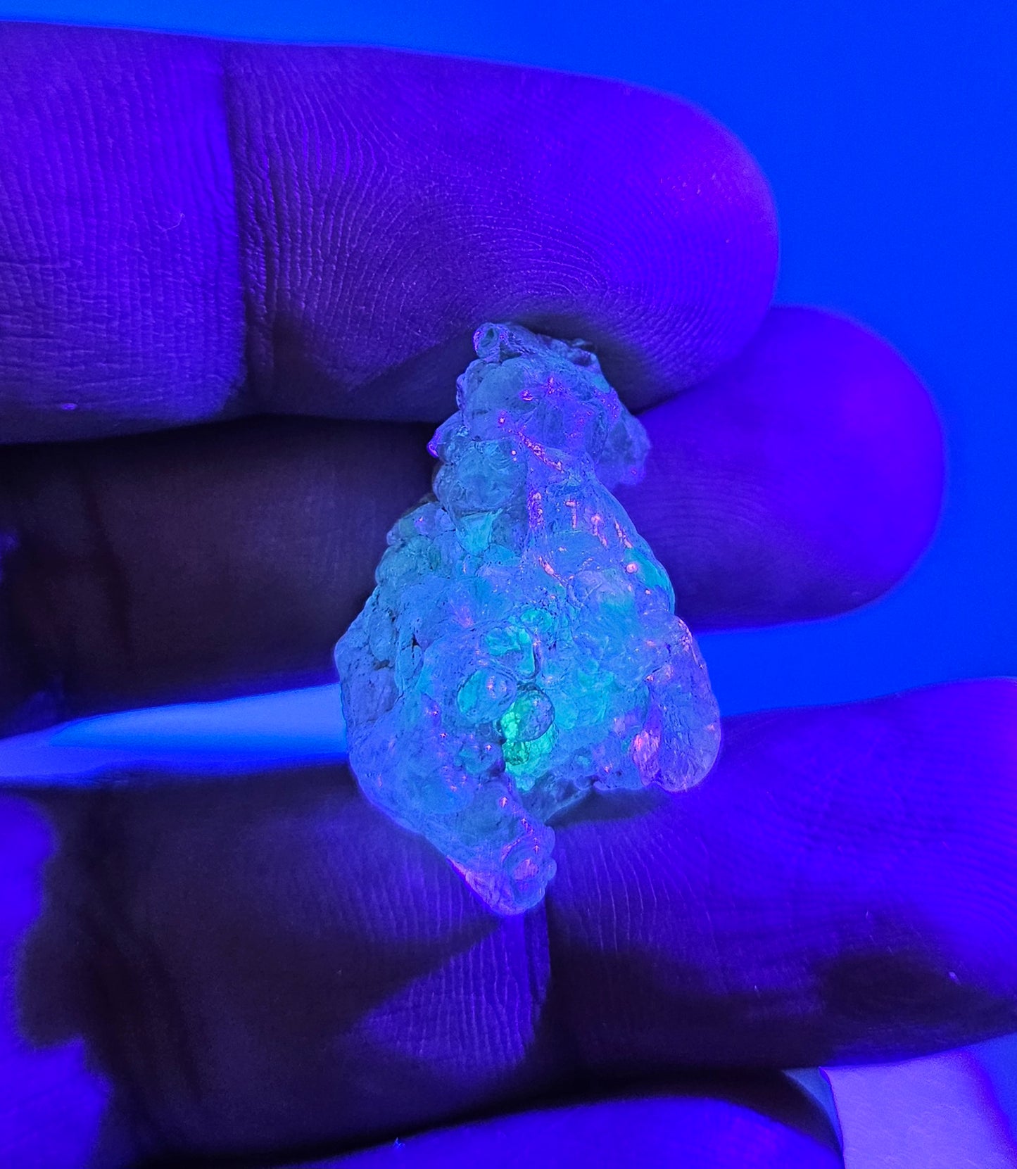 Hyalite Opal Fluorescent